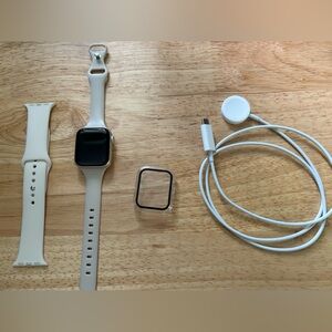 Apple Smartwatch in Cream with Accessories